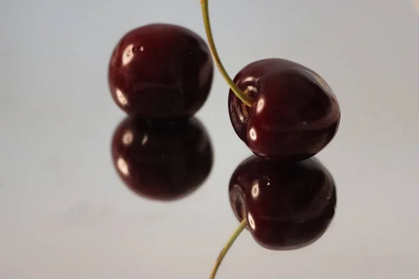 Läckra Frukt Körsbär Naturliga Röda Bollar Välsmakande Färg — Stockfoto