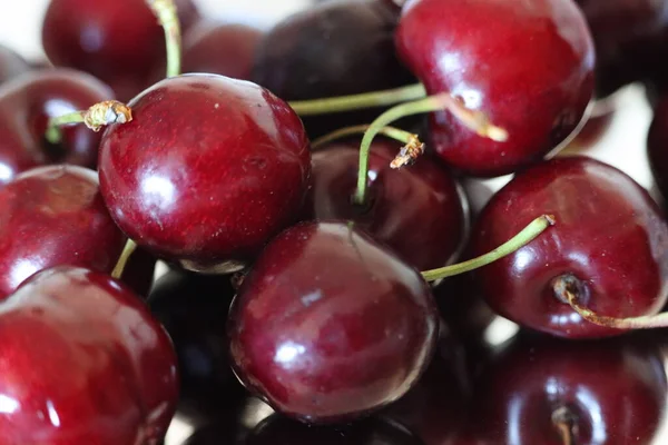 Deliciosas Cerezas Frutas Naturales Bolas Rojas Sabroso Color —  Fotos de Stock