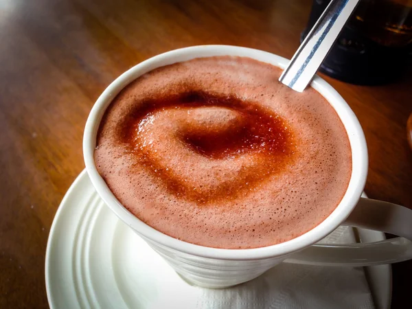 Chocolat chaud dans une tasse — Photo