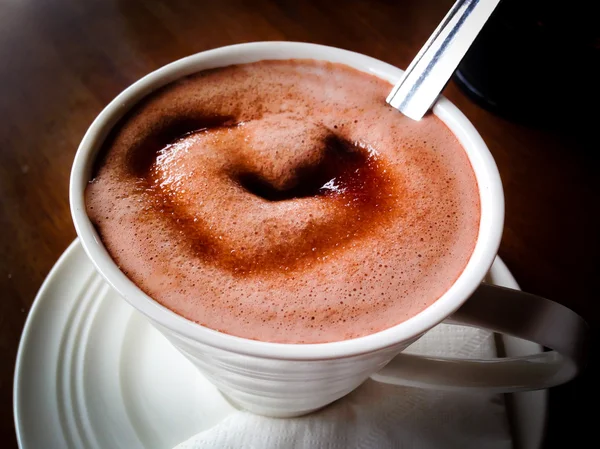 Chocolat chaud dans une tasse — Photo