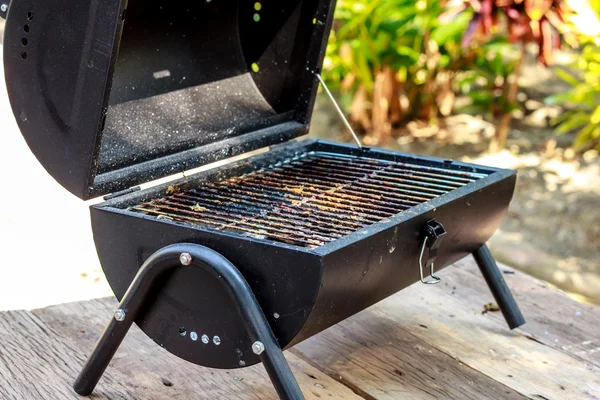 Draagbare barbecue — Stockfoto