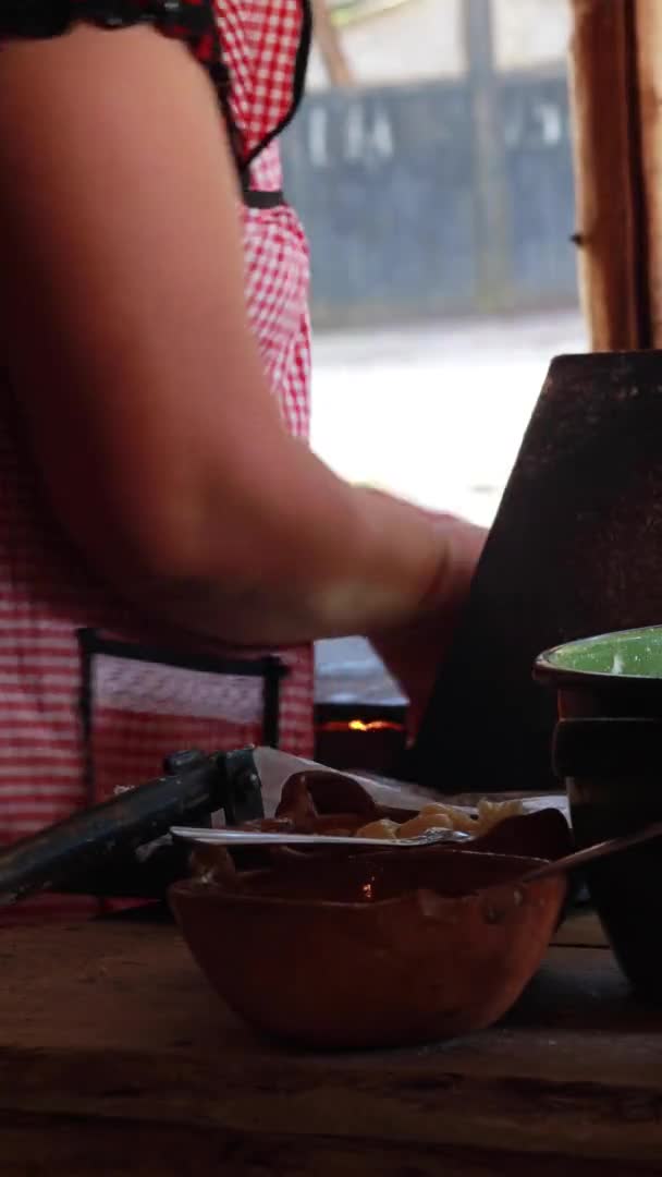 Meksika Tortillalarının Otantik Hazırlanışının Vertical Video — Stok video