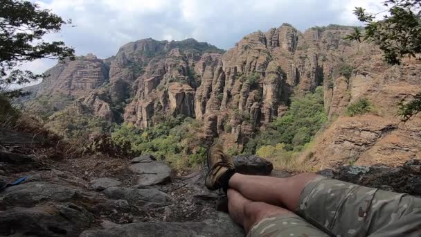 Legs Resting Top Tepoztlan Mountains — Stock Video