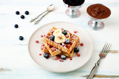 Taze meyve ile gözleme