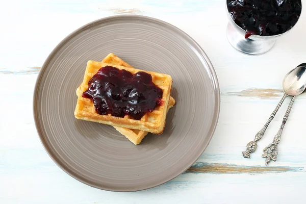 Waffles with jam fruit — Stock Photo, Image