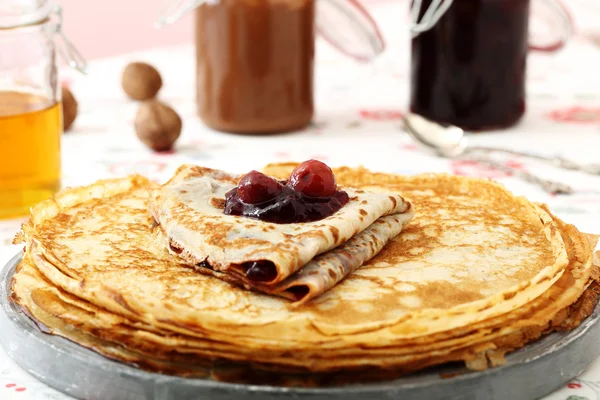 Panquecas com geléia de baga — Fotografia de Stock