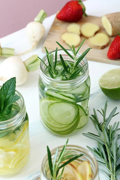 Cucumber detox water — Stock Photo, Image