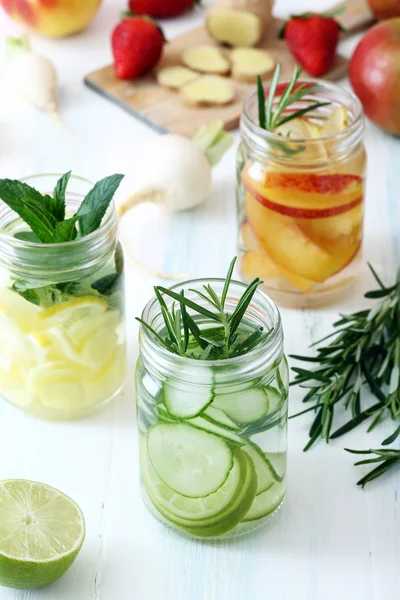 Detox water with honey, lemon and mint. — Stock Photo, Image