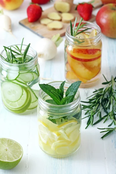 Detox water with honey, lemon and mint. — Stock Photo, Image