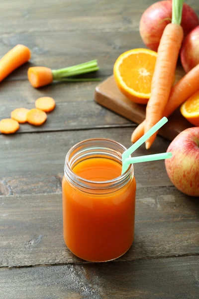 Fresh raw carrots — Stock Photo, Image