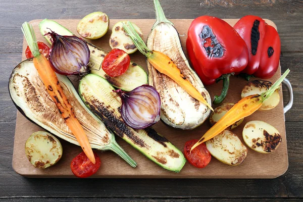 Halverat grillade grönsaker — Stockfoto