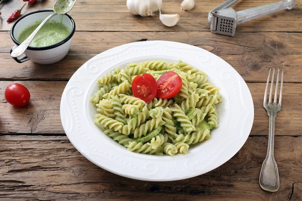 Pasta vegetariana con pesto — Foto de Stock