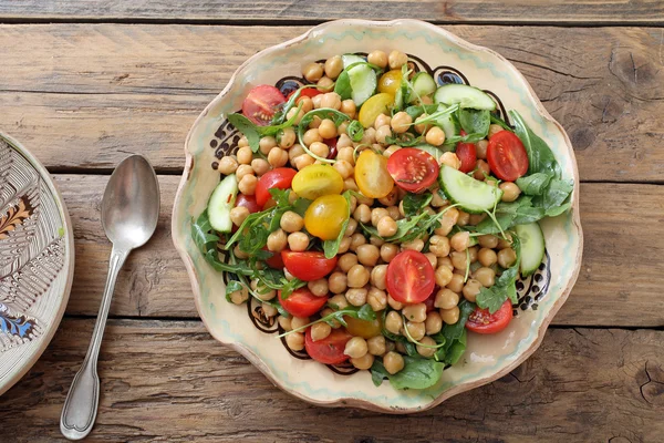 Insalata fredda e nutriente di ceci — Foto Stock