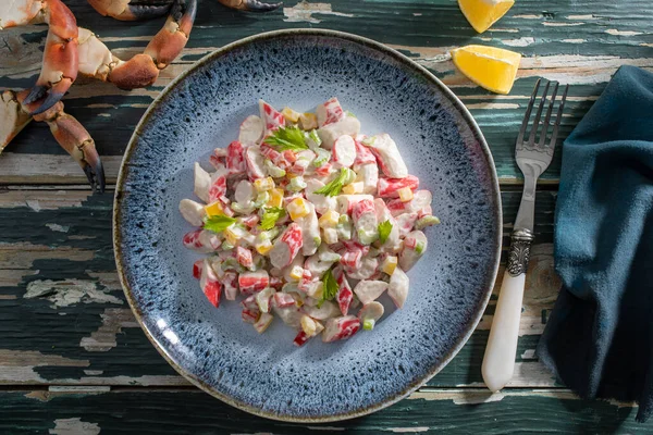 Salada Caranguejo Com Legumes Frescos — Fotografia de Stock