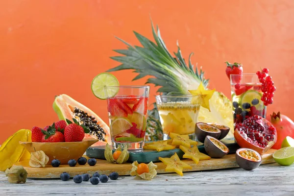 Suco Frutas Smoothies Cor Fundo Completo — Fotografia de Stock