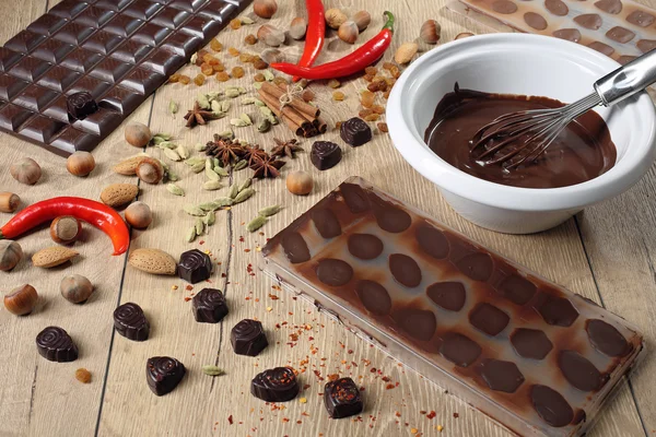 Cioccolato caramelle preparazione fatta a mano — Foto Stock