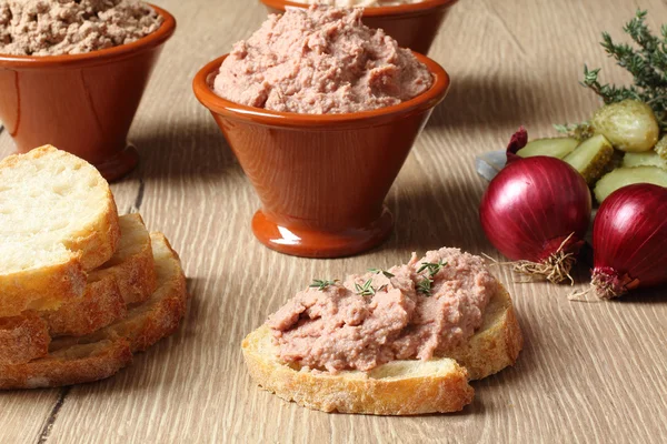 Pate' on bowl with bread — 图库照片