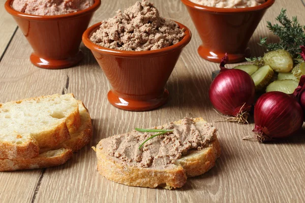 Pate' on bowl with bread — 图库照片