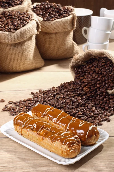 Sweet pastry with coffee cream — Stock Photo, Image