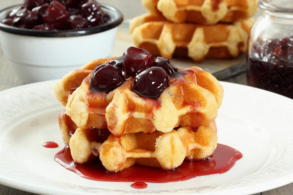 Sweet and delicious waffles — Stock Photo, Image