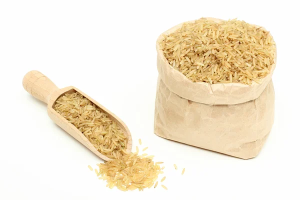 Rå ris isolerade — Stockfoto