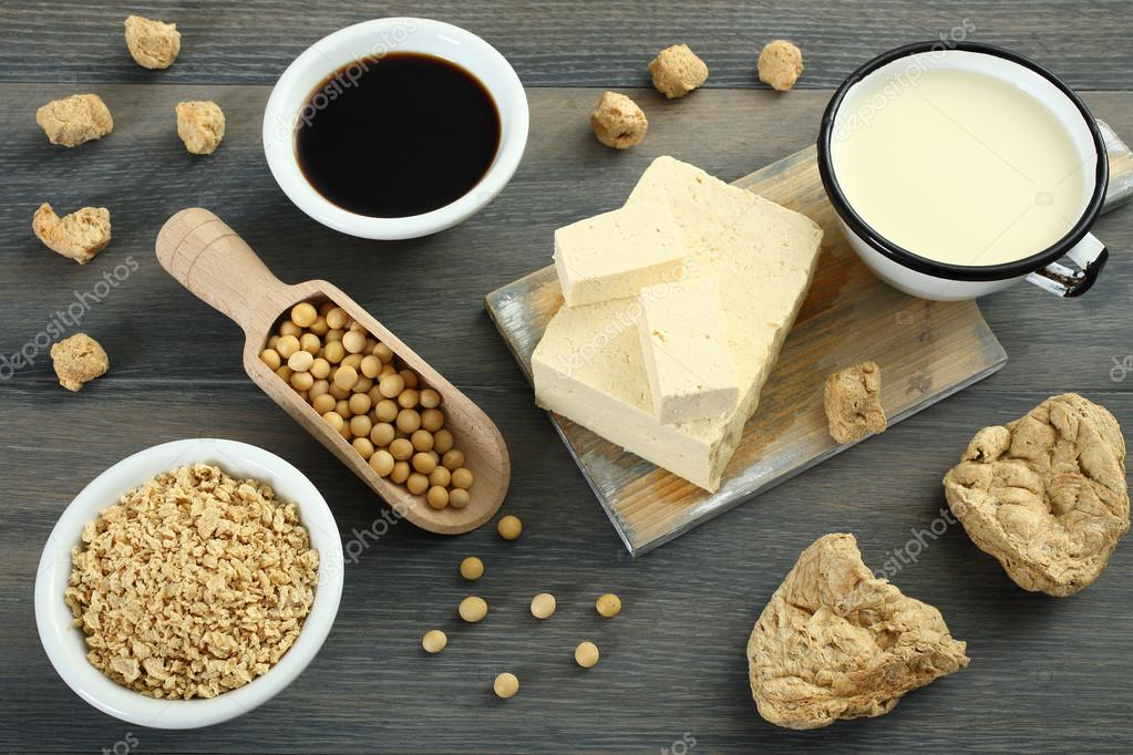 Фитоэстрогены сои. Соя продукты из сои. Использование сои. Соя. Соевые бобы растение.