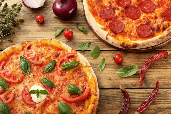 Pizza margherita — Stock Photo, Image