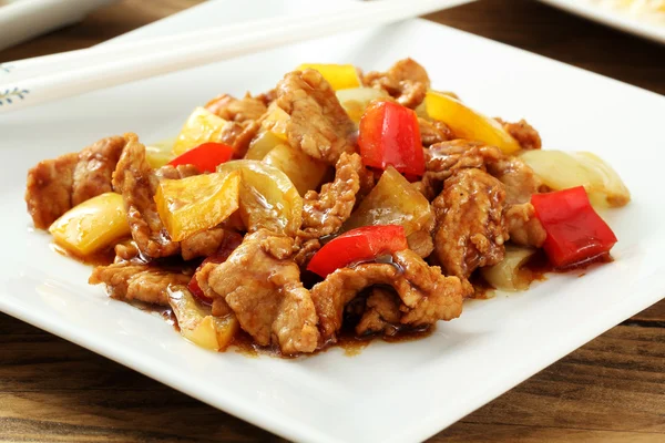 Comida asiática carne de cerdo y verduras —  Fotos de Stock