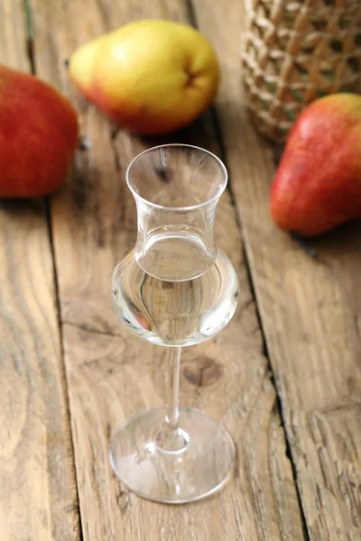 Glas wijn peer — Stockfoto