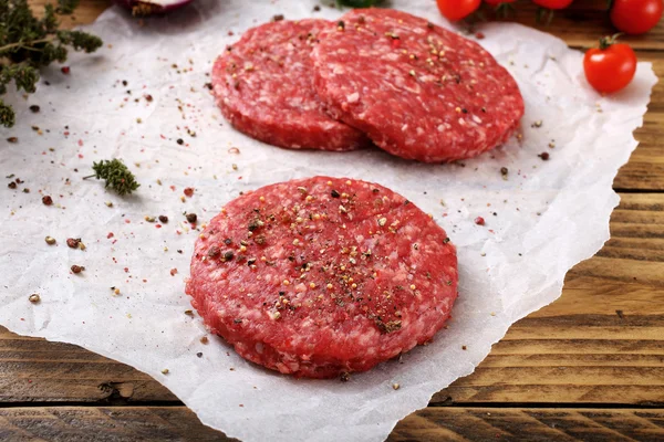 Carne molida magra lista para la bola de carne — Foto de Stock