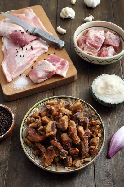 Вид сверху Свиная закуска, кожура из свинины, чесание свинины, треск свинины — стоковое фото