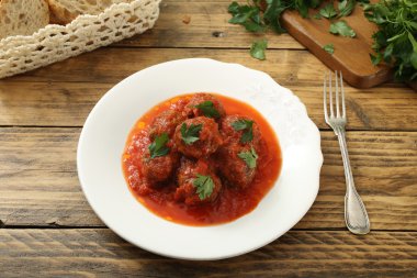 Domates soslu köfte.