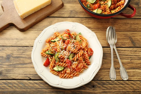 Італійська макарони з овочами. — стокове фото