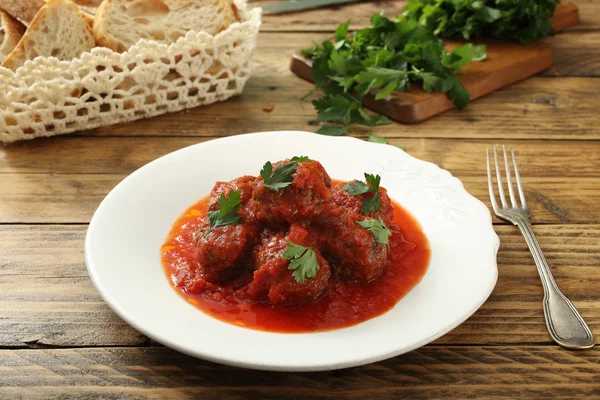 Gehaktballen in tomatensaus — Stockfoto