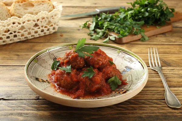 Gehaktballen in tomatensaus — Stockfoto