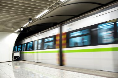Metro tren metro