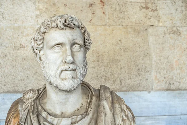 Staty av kejsar Antoninus Pius — Stockfoto