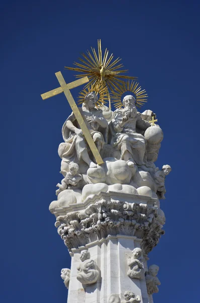 Statuen der Heiligen der Dreifaltigkeitssäule, budapest. — Stockfoto
