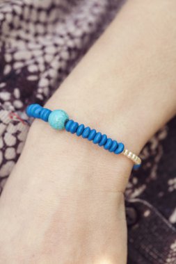 İnci ve turkuaz boncuk ile Yoga bilezik