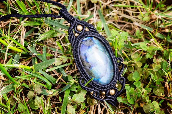 Ciondolo Ornamentale Pietra Preziosa Labradorite Minerale Sfondo Naturale — Foto Stock