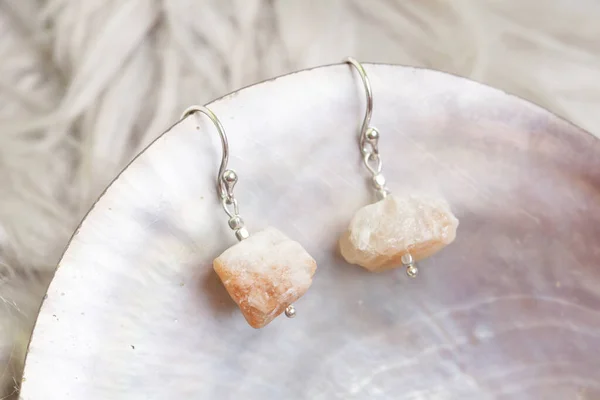 Raw Stone Mineral Earrings White Background — Stock Photo, Image