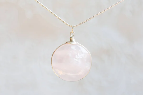 Mineral Rose Quartz Stone Sterling Silver Simple Pendant Neutral Background — Stock Photo, Image