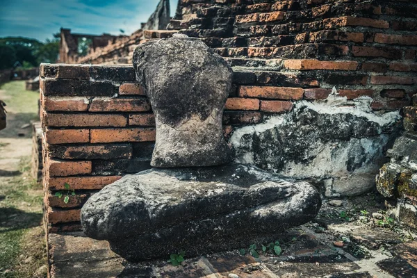 Headless en greeploze oude beeldhouwkunst van Boeddha in stad Ayutthaya, Thailand Rechtenvrije Stockfoto's