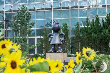 Frederik Meijer Bahçeleri 'ndeki Çılgın Anne heykeli.