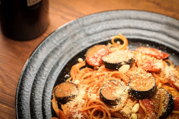 Pasta Met Heerlijke Rode Wijn Tomatensaus — Stockfoto