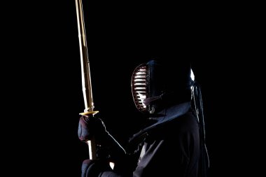Siyah arkaplanda modern kendo çekimi
