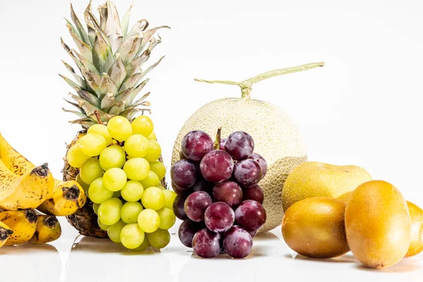 Photo Groupe Fruits Sur Fond Blanc — Photo