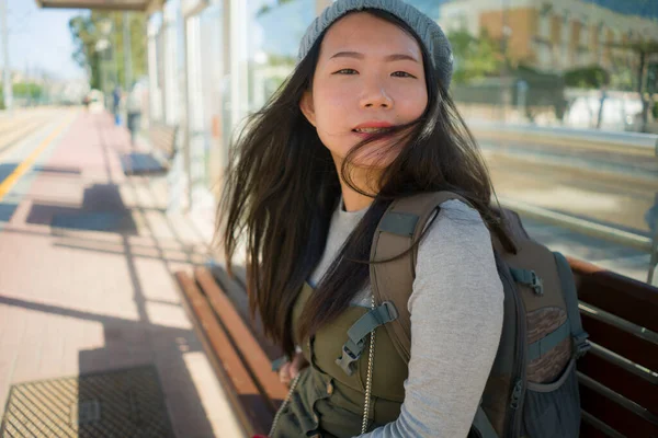 Porträt Einer Jungen Glücklichen Und Schönen Asiatischen Japanischen Touristin Mit — Stockfoto