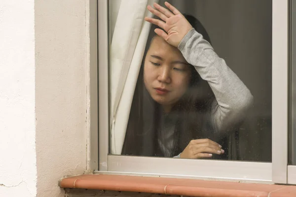 Menina Estresse Casa Retrato Dramático Jovem Triste Deprimida Mulher Chinesa — Fotografia de Stock