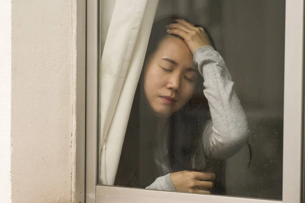 Menina Estresse Casa Retrato Dramático Jovem Triste Deprimido Asiático Japonês — Fotografia de Stock